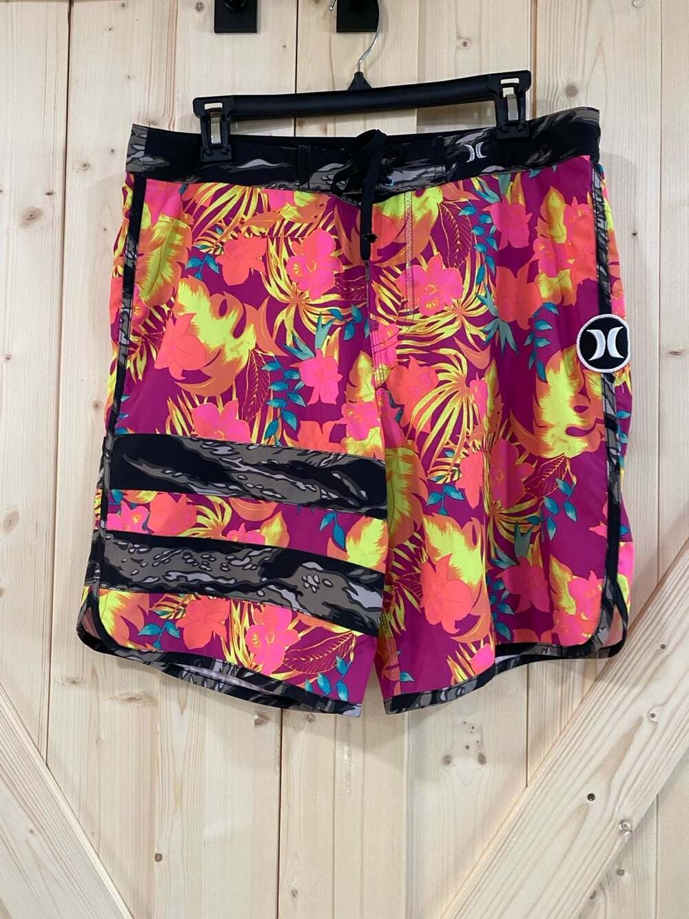 Hurley Phantom Floral Boardshorts, Men's Size 34 - Picture 2 of 10